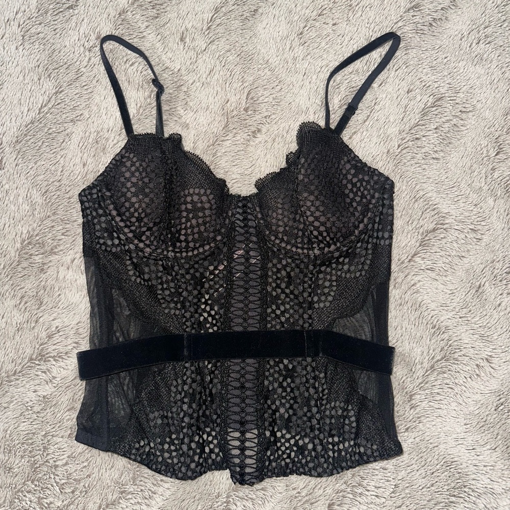 Victoria's Secret Black Fitted Bustier Camisole - Picture 2 of 4